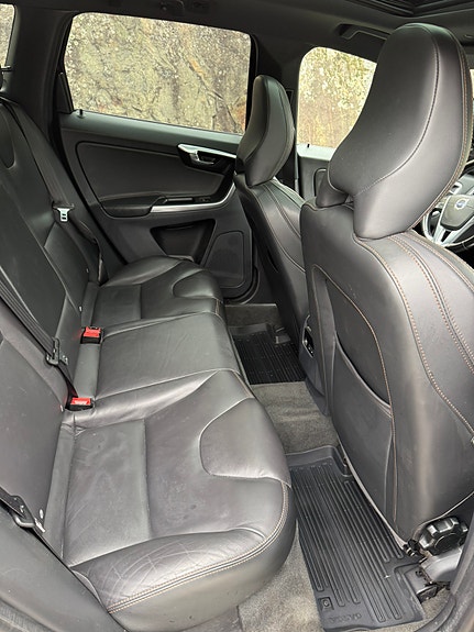 Volvo XC60 7 of 10