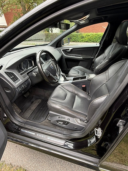 Volvo XC60 10 of 10