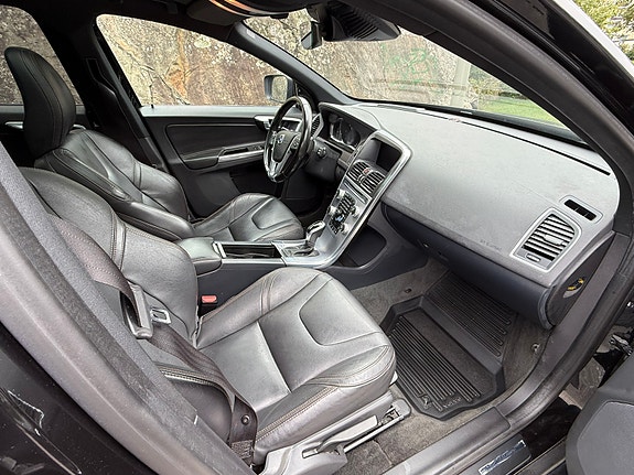 Volvo XC60 8 of 10