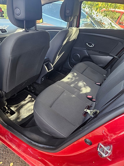 Renault Megane III 4 of 5