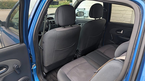 Renault Clio 8 of 11