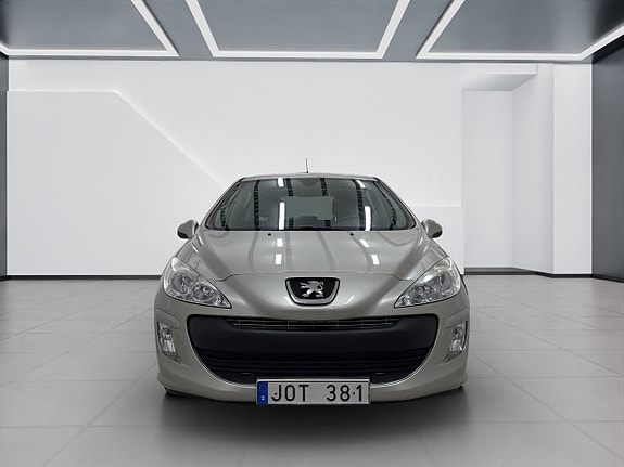 Peugeot 308 2 of 14
