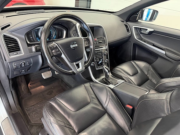 Volvo XC60 13 of 15