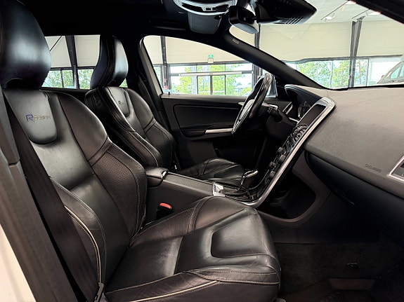 Volvo XC60 12 of 15