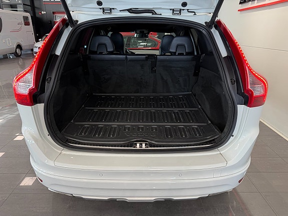 Volvo XC60 7 of 15