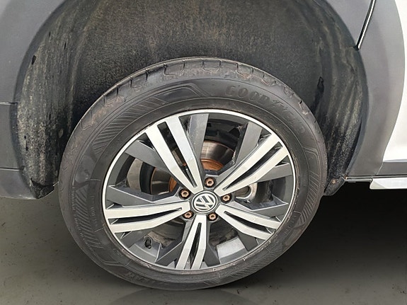 Volkswagen Caddy Alltrack 27 of 28