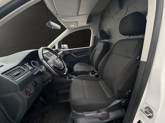 Volkswagen Caddy Alltrack 14 of 28