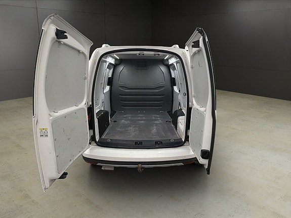 Volkswagen Caddy Alltrack 11 of 28