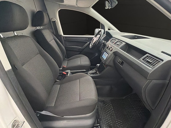 Volkswagen Caddy Alltrack 23 of 28