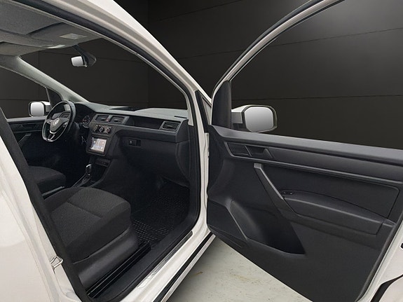 Volkswagen Caddy Alltrack 24 of 28