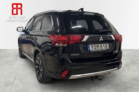 Mitsubishi Outlander 3 of 6