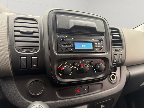 Renault Trafic 23 of 30