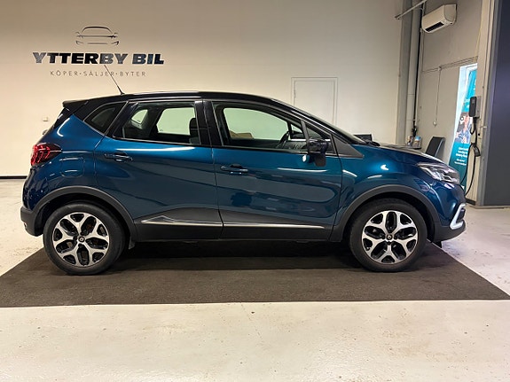 Renault Captur 2 of 16