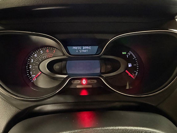 Renault Captur 11 of 16