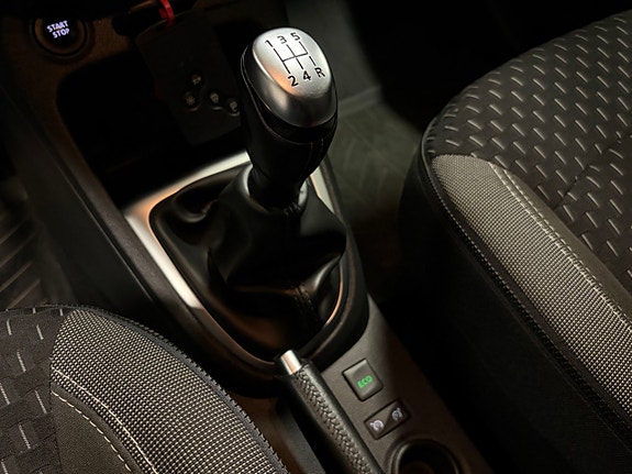 Renault Captur 13 of 16
