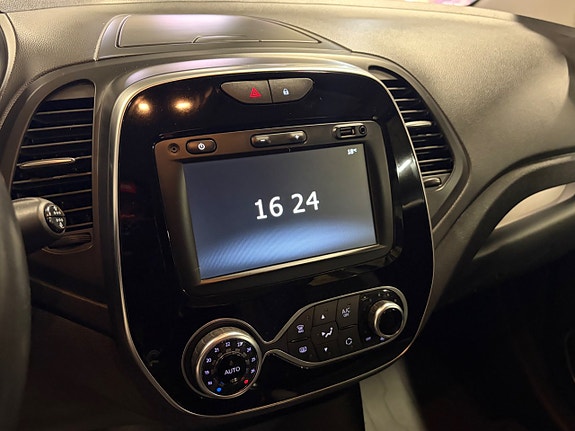 Renault Captur 12 of 16