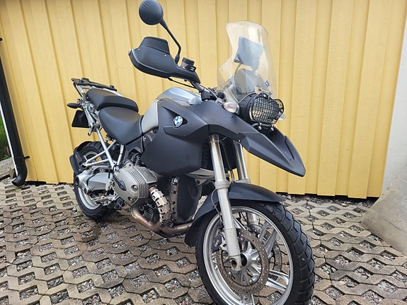 BMW R1200GS 2 of 7