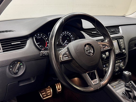 Skoda Octavia Scout 9 of 20