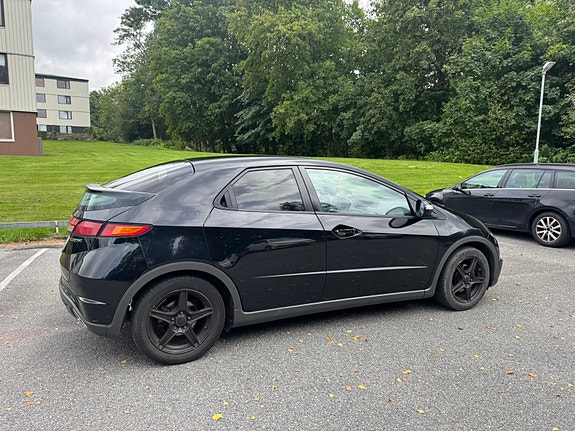 Honda Civic 4 of 6