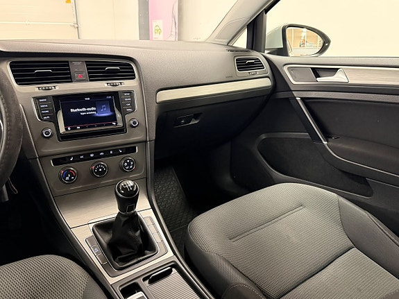 Volkswagen Golf I 21 of 26