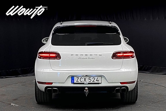 Porsche Macan Turbo 6 of 22