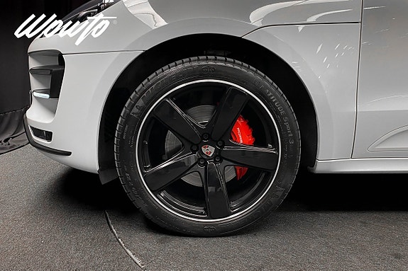 Porsche Macan Turbo 22 of 22