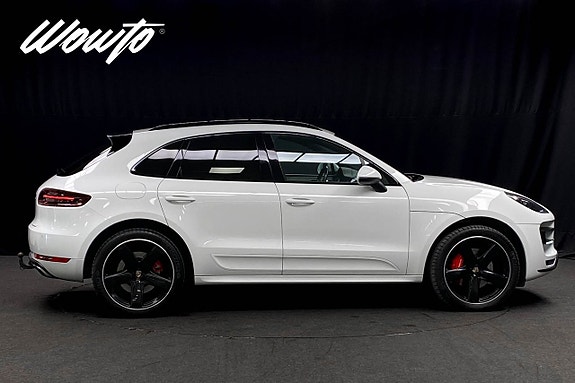 Porsche Macan Turbo 3 of 22