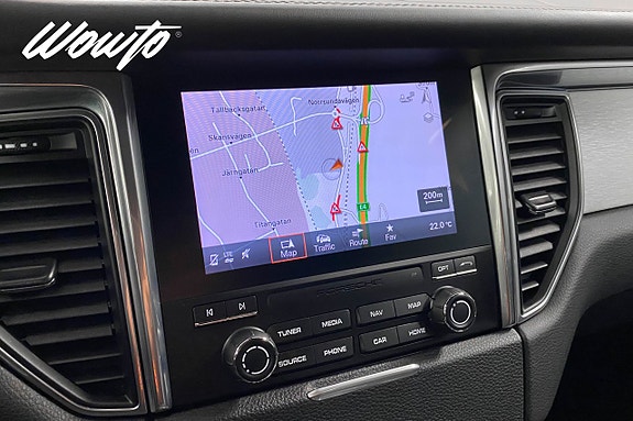 Porsche Macan Turbo 18 of 22