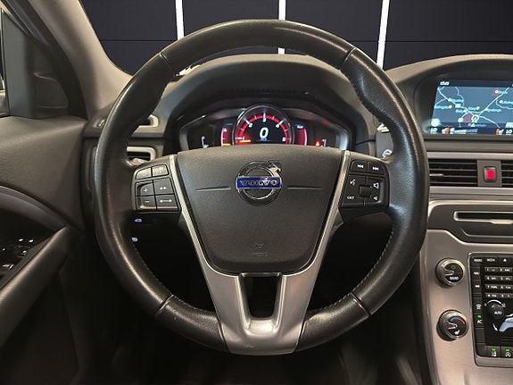 Volvo V70 17 of 28