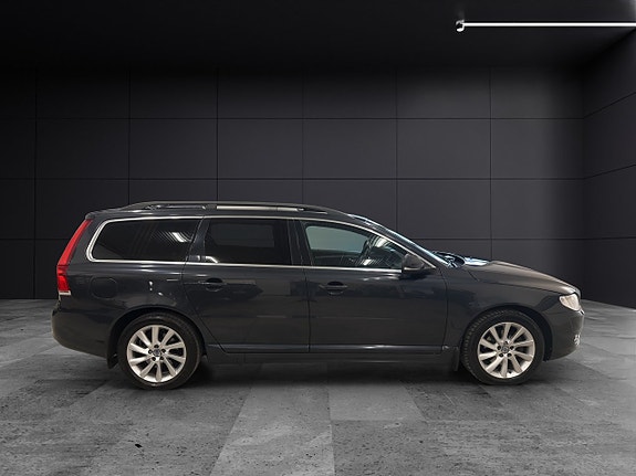 Volvo V70 7 of 28
