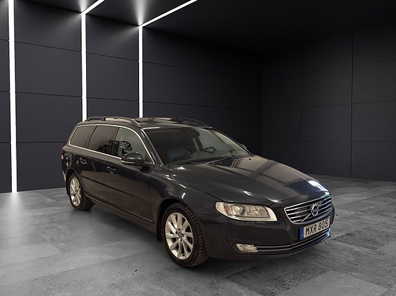 Volvo V70 8 of 28