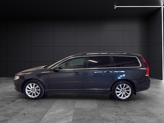 Volvo V70 3 of 28