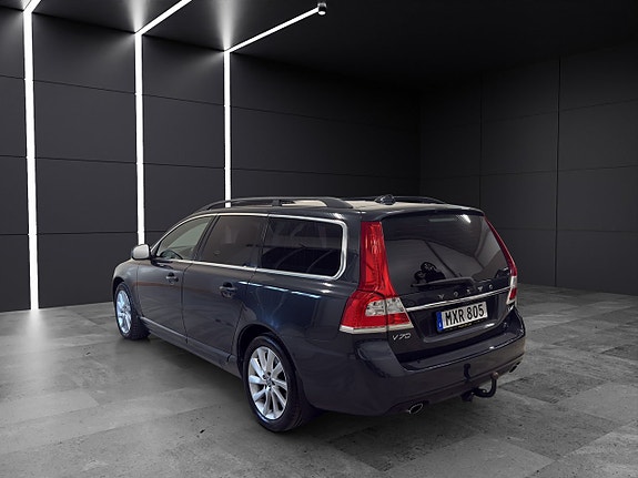 Volvo V70 4 of 28