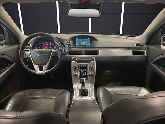 Volvo V70 16 of 28