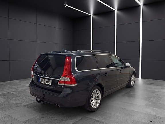Volvo V70 6 of 28