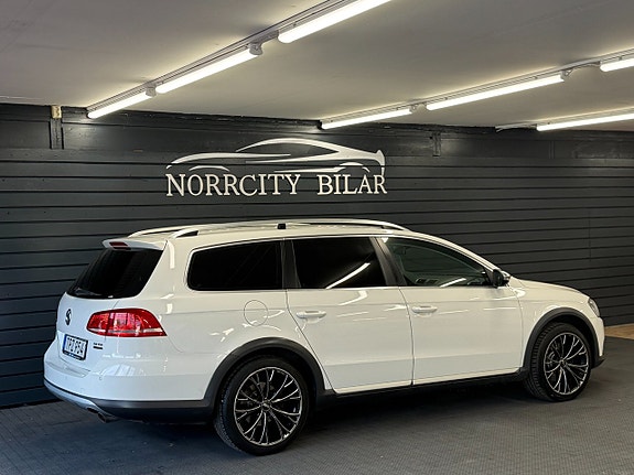 Volkswagen Passat Alltrack 4 of 14