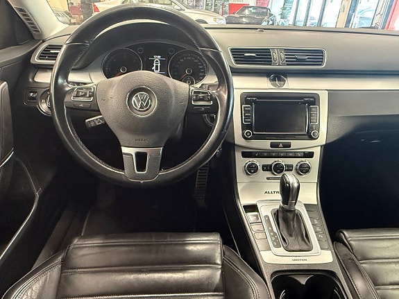 Volkswagen Passat Alltrack 9 of 14