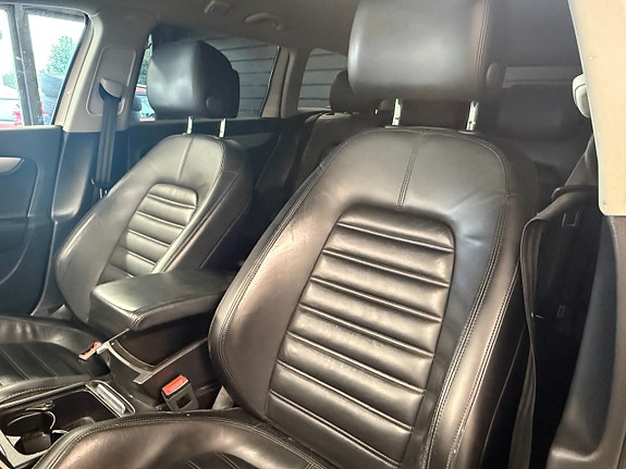 Volkswagen Passat Alltrack 12 of 14