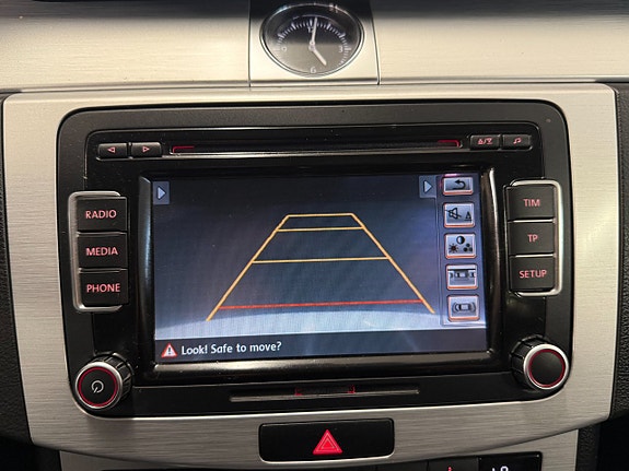 Volkswagen Passat Alltrack 10 of 14