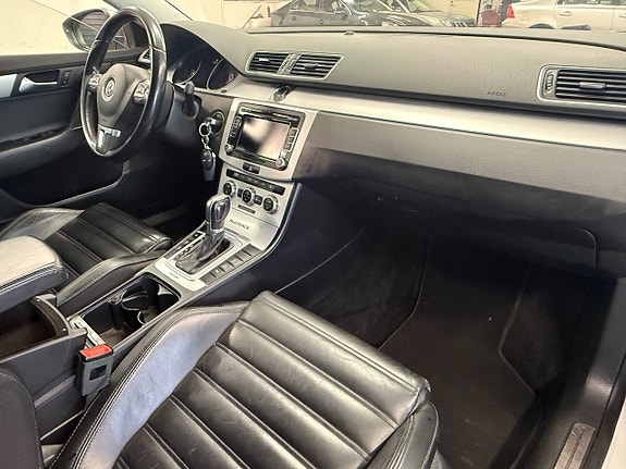 Volkswagen Passat Alltrack 11 of 14