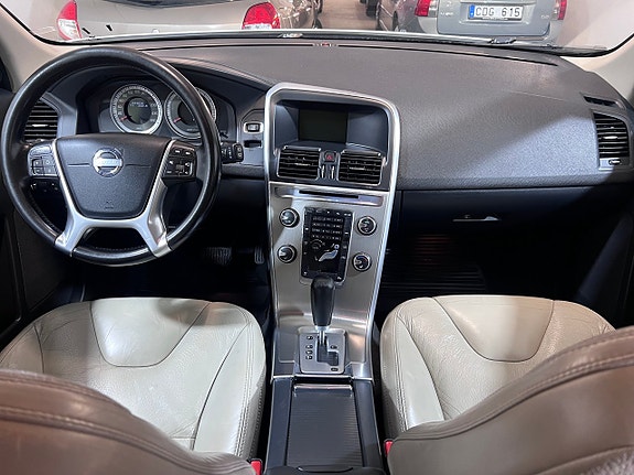 Volvo XC60 22 of 27