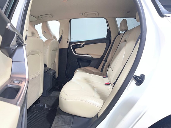 Volvo XC60 16 of 27