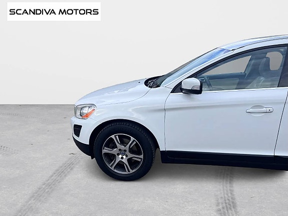 Volvo XC60 10 of 27