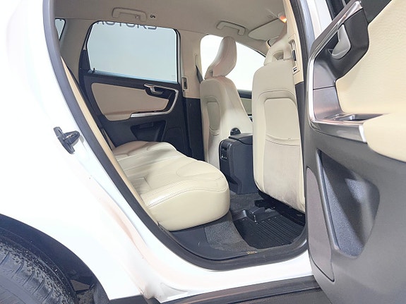 Volvo XC60 17 of 27