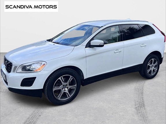 Volvo XC60 2 of 27