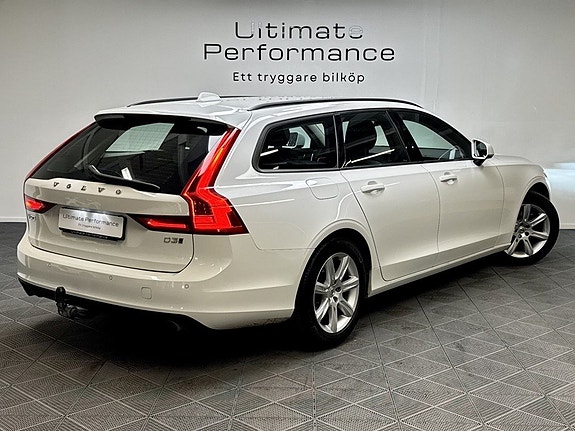 Volvo V90 2 of 17