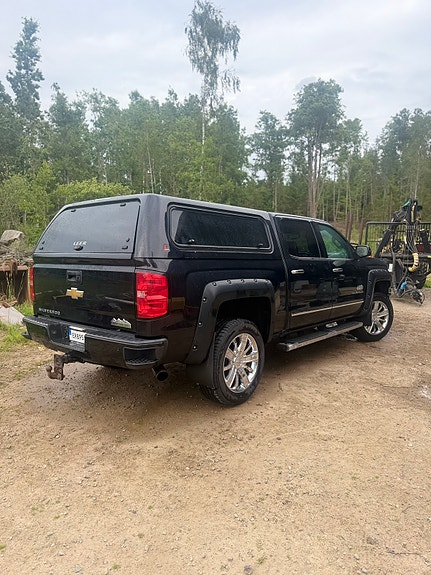 Chevrolet Silverado 1500 3 of 5