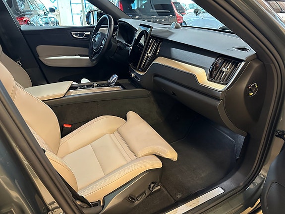 Volvo XC60 6 of 19