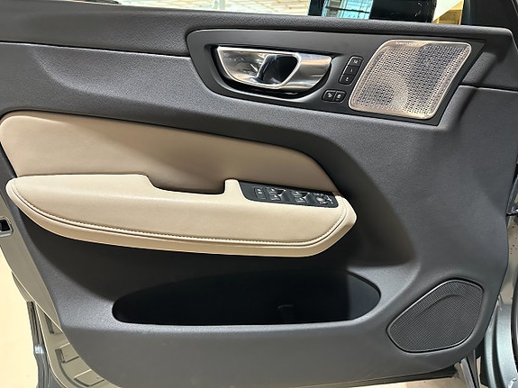 Volvo XC60 16 of 19