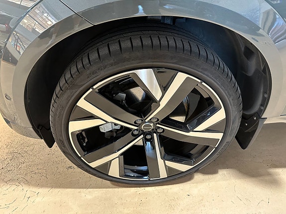 Volvo XC60 7 of 19